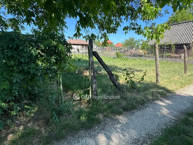 Eladó telek Székesfehérvár 604 nm