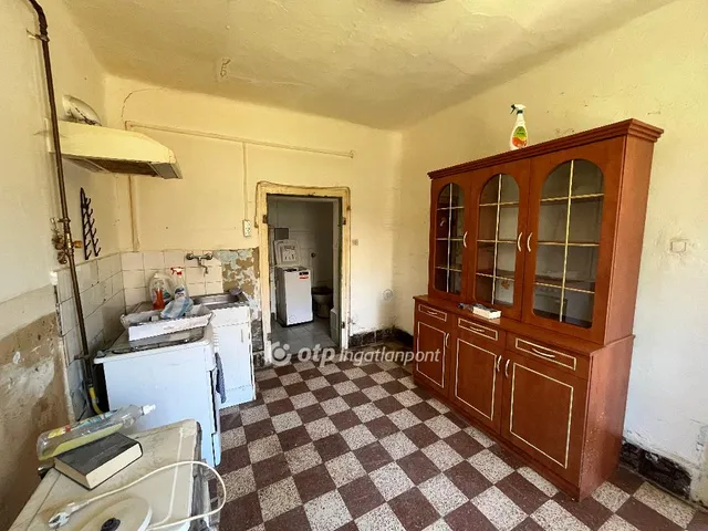 Eladó ház Ercsi 1082 nm