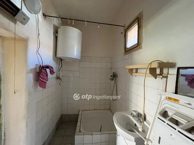 Eladó ház Ercsi 1082 nm