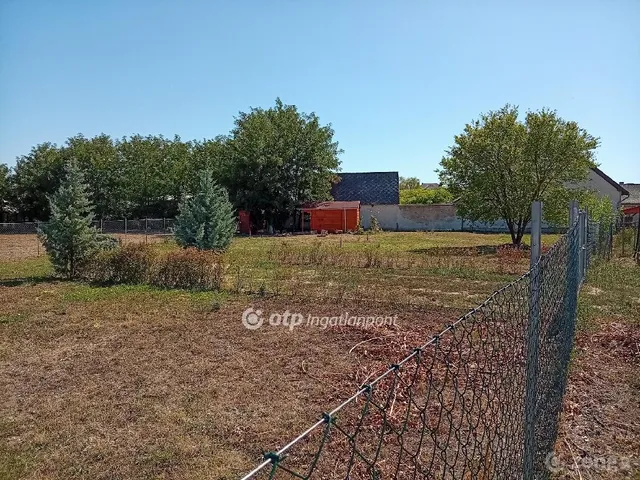 Eladó telek Balatonfőkajár 1171 nm