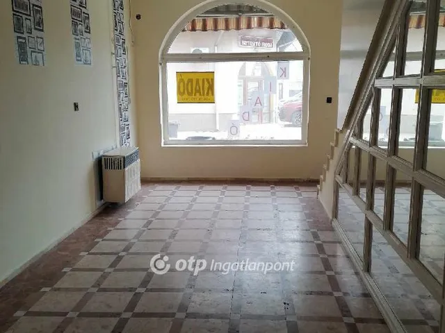 Kiadó kereskedelmi és ipari ingatlan Soltvadkert 68 nm