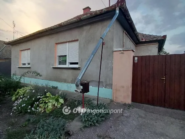 Eladó ház Bátya 109 nm