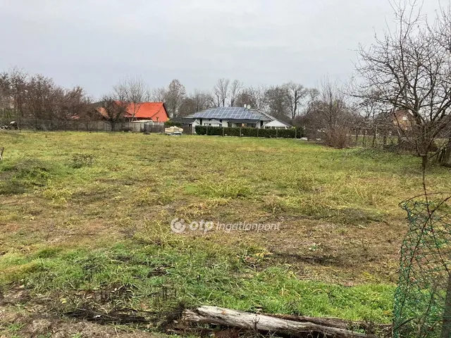 Eladó telek Cegléd 985 nm
