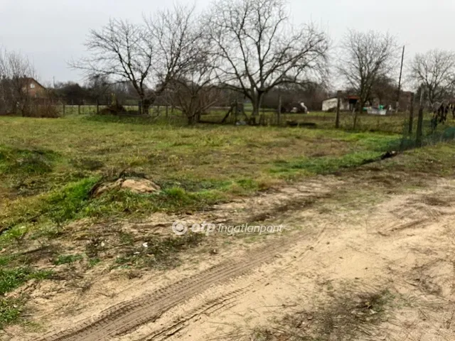 Eladó telek Cegléd 985 nm