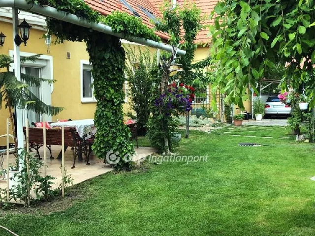 Eladó ház Törökbálint 318 nm