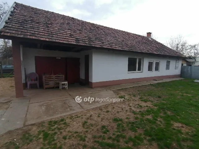 Eladó mezőgazdasági ingatlan Kecel 110 nm