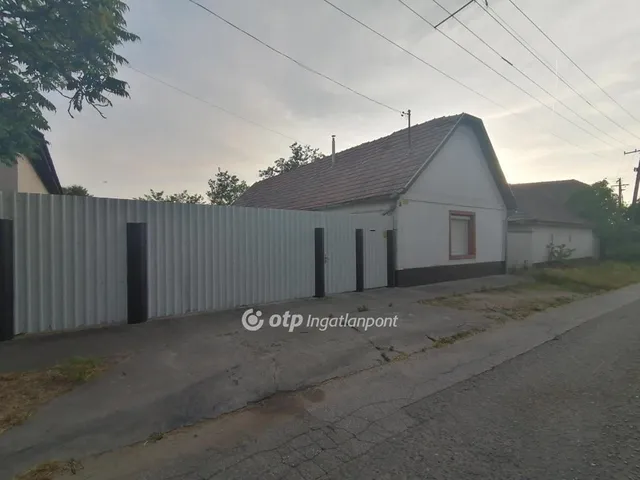 Eladó ház Akasztó 78 nm