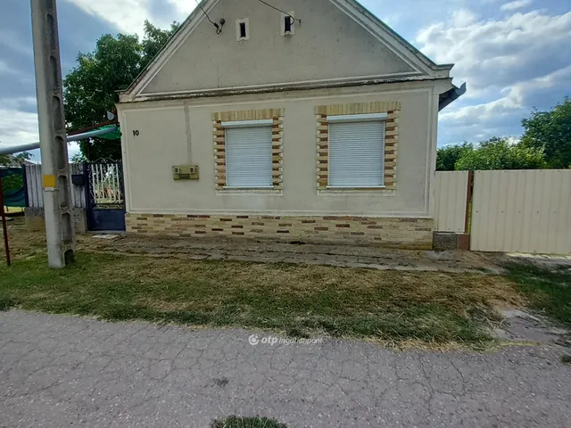 Eladó ház Homokmégy 78 nm