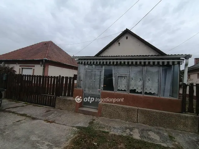 Eladó ház Tabdi 97 nm
