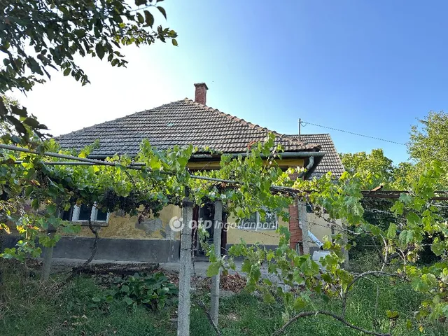 Eladó ház Bátya 83 nm