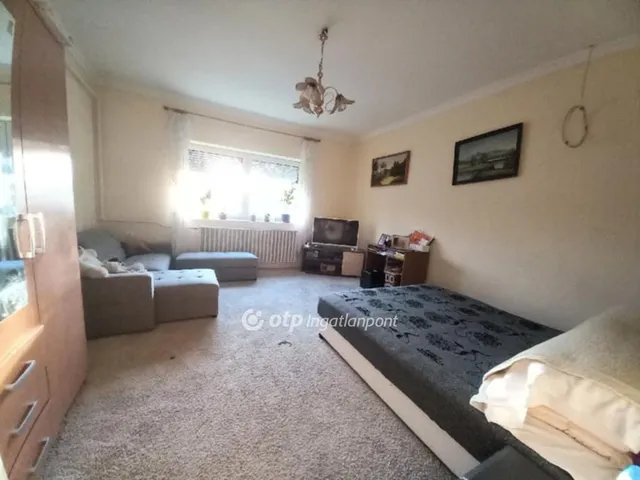 Eladó ház Dunaszentbenedek 166 nm