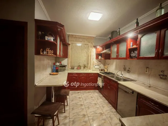 Eladó ház Tápiószentmárton 139 nm