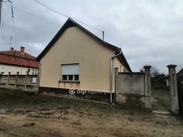 Eladó ház Kiskőrös 71 nm