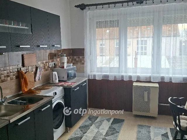 Eladó lakás Szabadszállás 87 nm