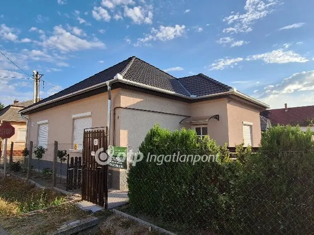 Eladó ház Csengőd 77 nm