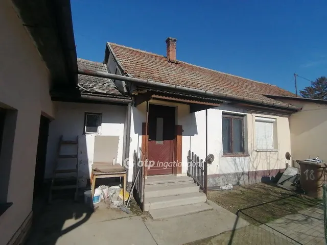 Eladó ház Kiskőrös 35 nm