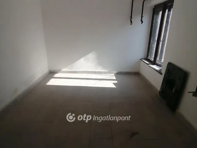 Eladó ház Kiskőrös 35 nm