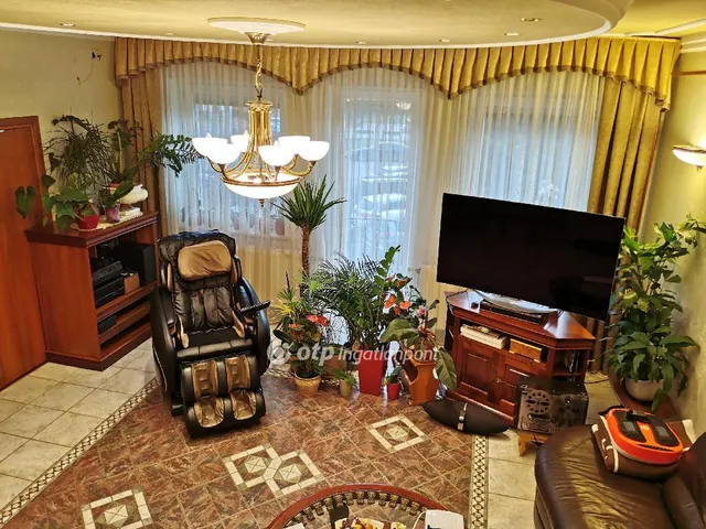 Eladó lakás Kiskőrös 148 nm