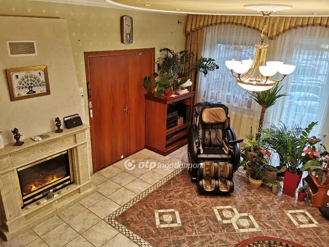 Eladó lakás Kiskőrös 148 nm