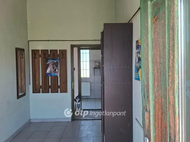 Eladó kereskedelmi és ipari ingatlan Szabadszállás 88 nm