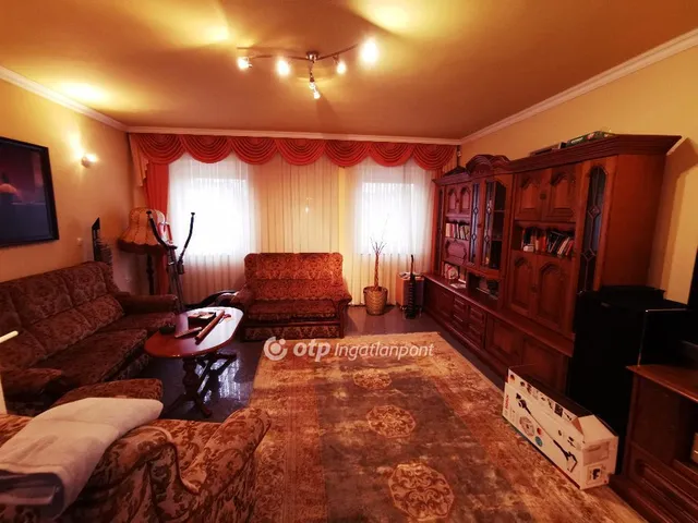 Eladó lakás Kiskőrös 100 nm