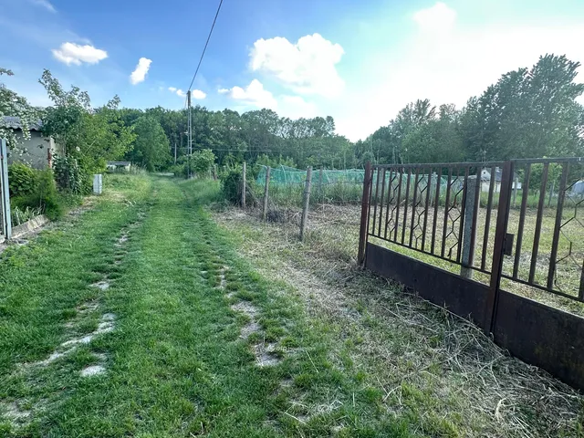 Eladó telek Kalocsa 1086 nm