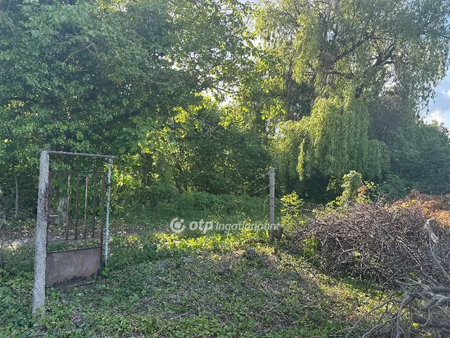 Eladó telek Kalocsa 1086 nm