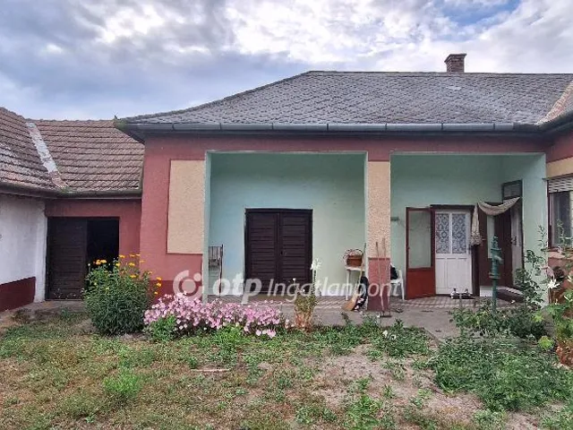 Eladó ház Akasztó 60 nm