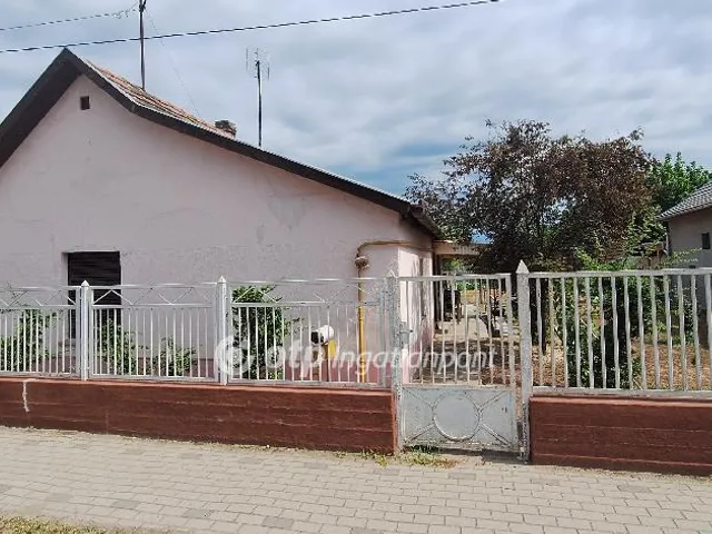 Eladó ház Páhi 53 nm
