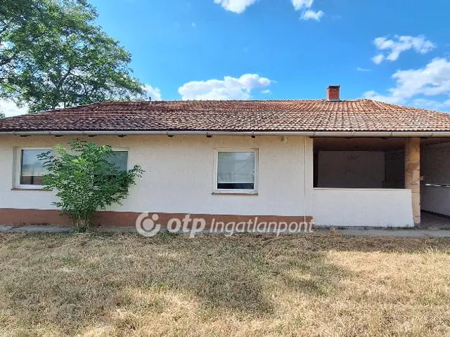 Eladó mezőgazdasági ingatlan Kiskőrös 85 nm
