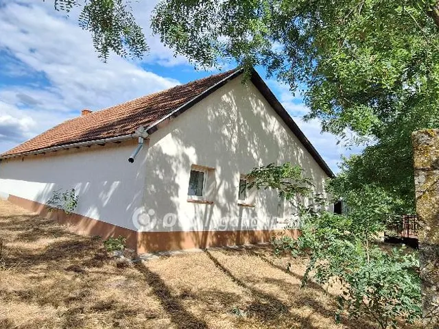 Eladó mezőgazdasági ingatlan Kiskőrös 85 nm