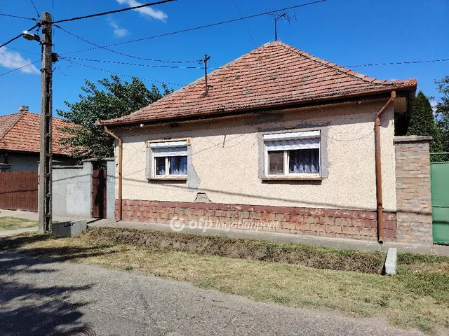 Eladó ház Kecel 87 nm