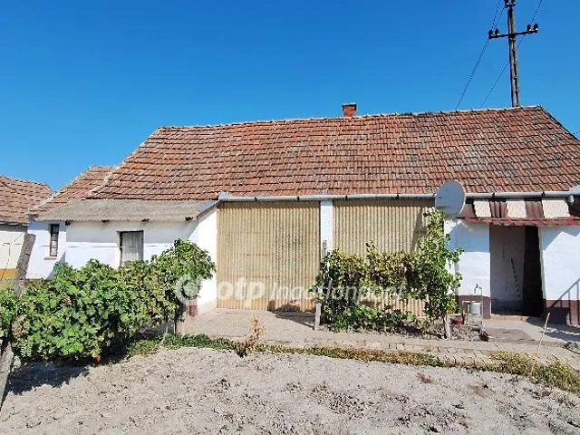 Eladó ház Szakmár 38 nm