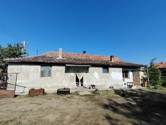 Eladó ház Kecel 94 nm