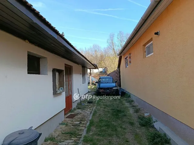 Eladó ház Császártöltés 70 nm
