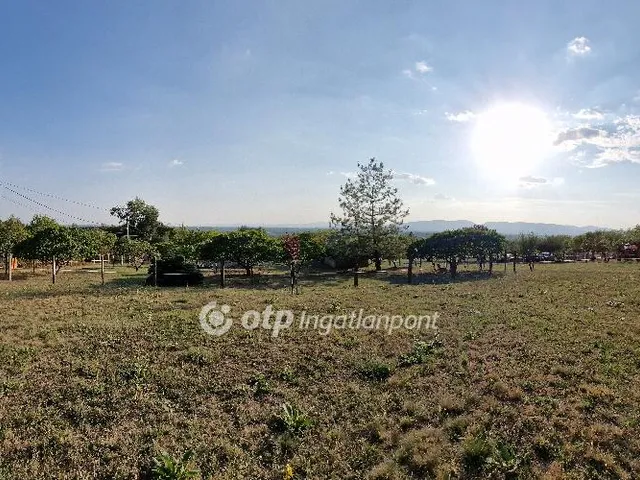Eladó telek Csörög 802 nm