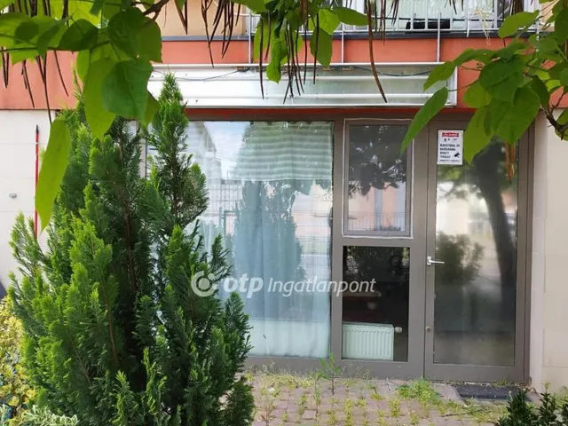 Eladó kereskedelmi és ipari ingatlan Budapest XX. kerület 65 nm