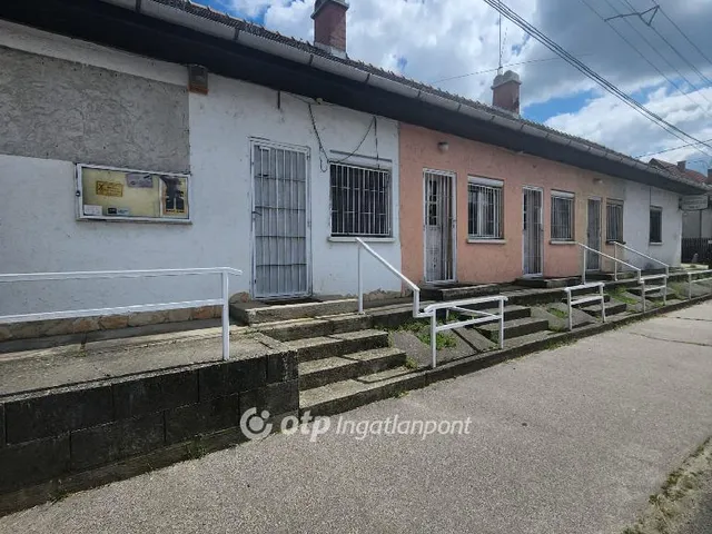 Eladó kereskedelmi és ipari ingatlan Gyál 132 nm