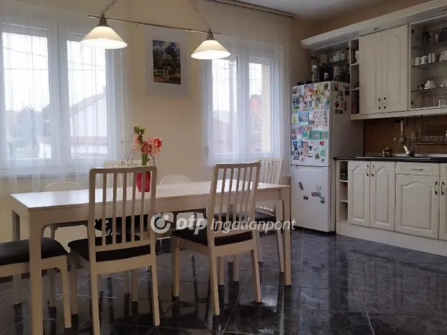 Eladó ház Budapest XX. kerület, Erzsébet 151 nm