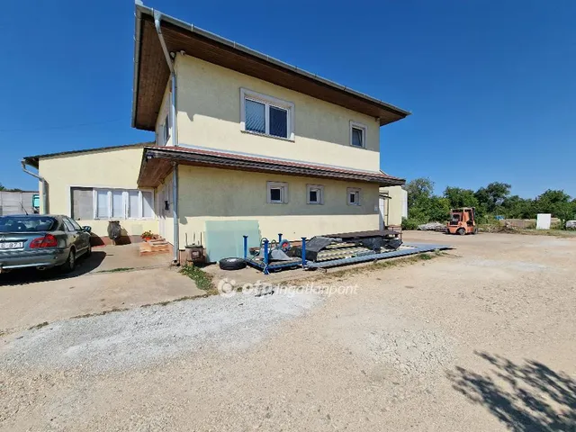 Eladó kereskedelmi és ipari ingatlan Szombathely, Petőfitelep 505 nm