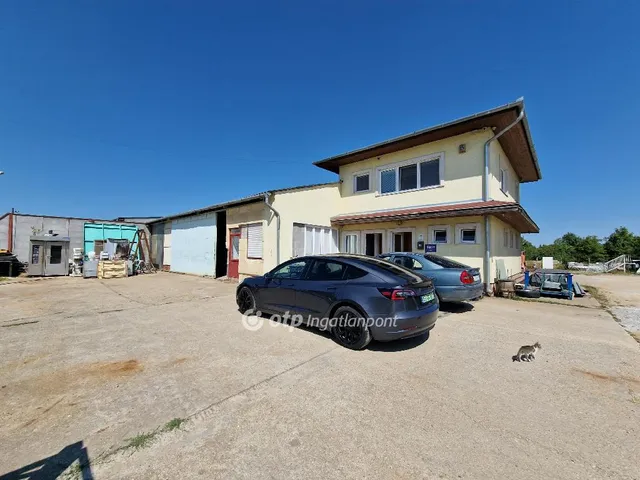 Eladó kereskedelmi és ipari ingatlan Szombathely, Petőfitelep 505 nm