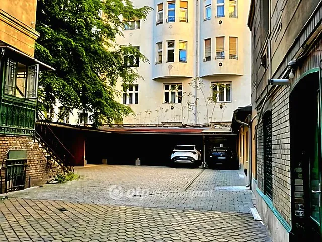 Eladó kereskedelmi és ipari ingatlan Budapest VIII. kerület 21 nm