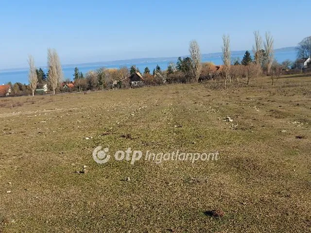 Eladó telek Balatonszepezd 4109 nm