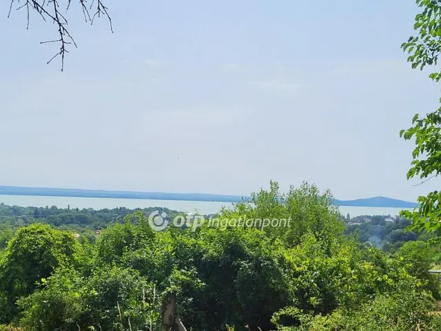 Eladó telek Badacsonytomaj 1391 nm