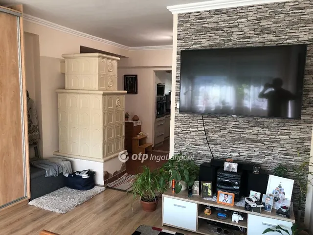 Eladó lakás Ajka, Tósok 77 nm