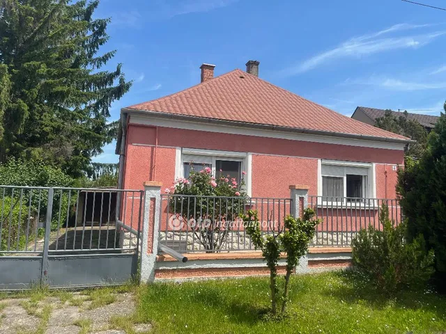 Eladó ház Ajka 71 nm