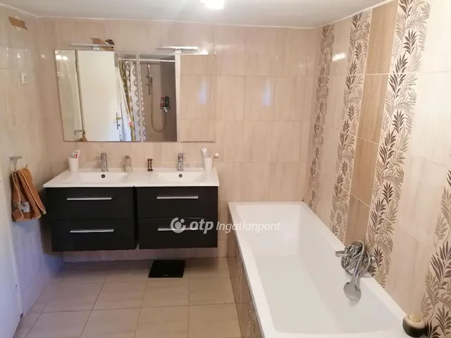 Eladó ház Ajka 130 nm