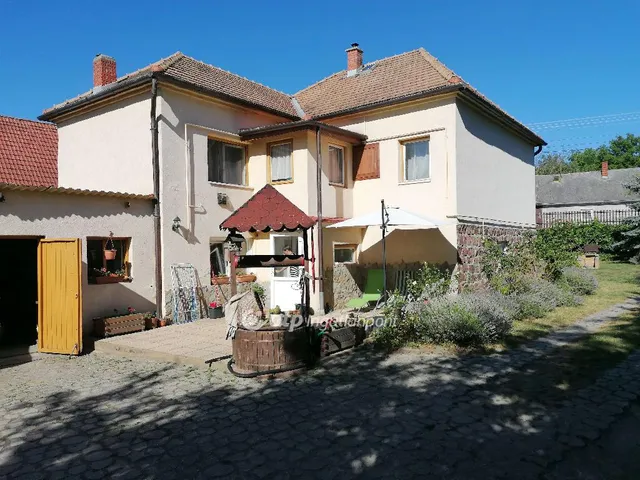 Eladó ház Ajka 130 nm