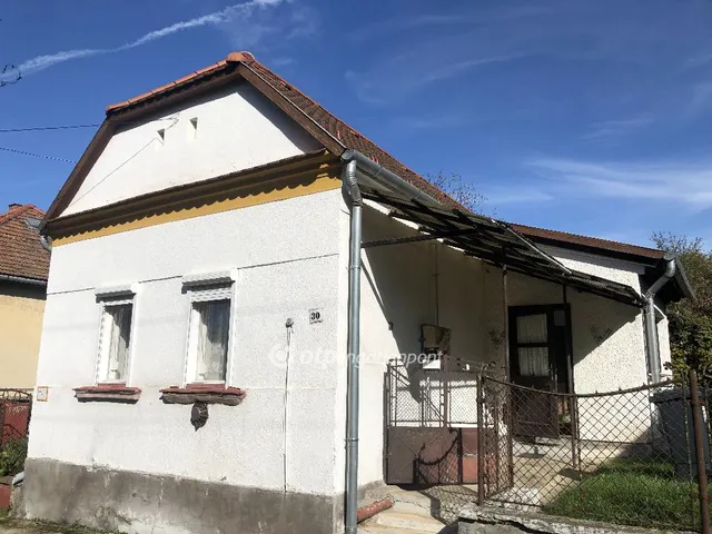 Eladó ház Ajka, Bódé 60 nm