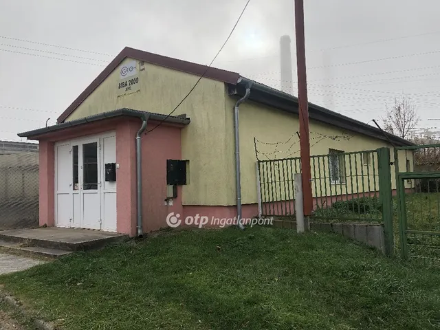 Eladó kereskedelmi és ipari ingatlan Ajka 155 nm